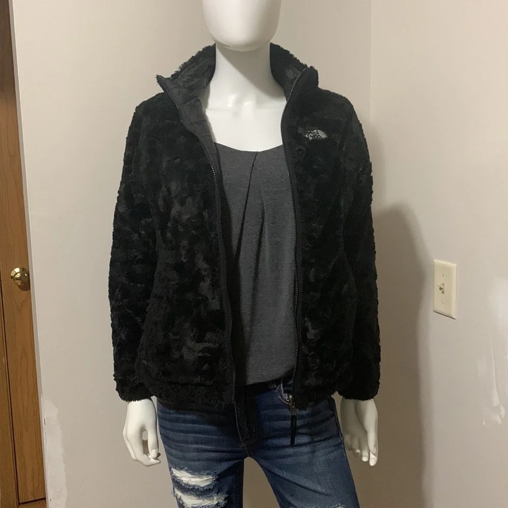 The North Face Kids Black Quilted Puffer Jacket - Picture 6 of 15